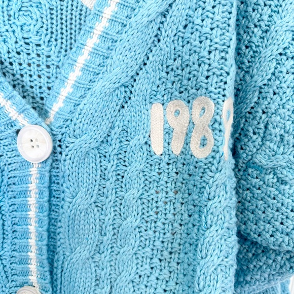 ✨ Authentic Taylor Swift 1989 (Taylor’s Version) Cardigan — Size XS/S ✨ - Picture 3 of 9